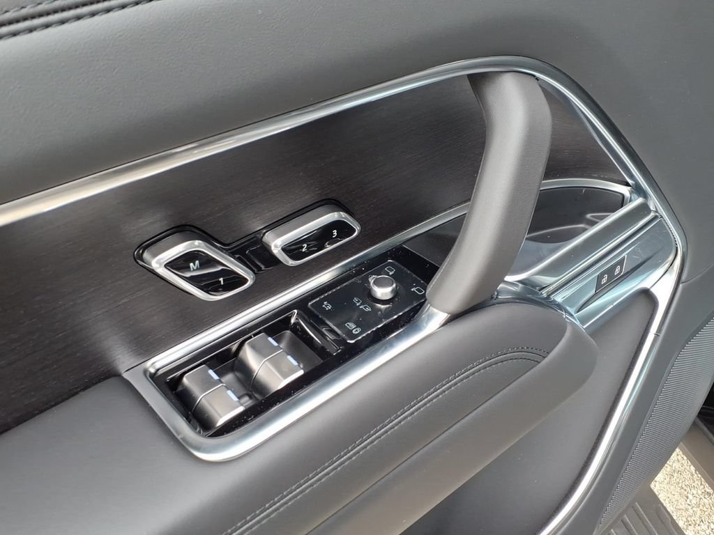 New 2026 Land Rover Range Rover SE AWD/4WD image 11