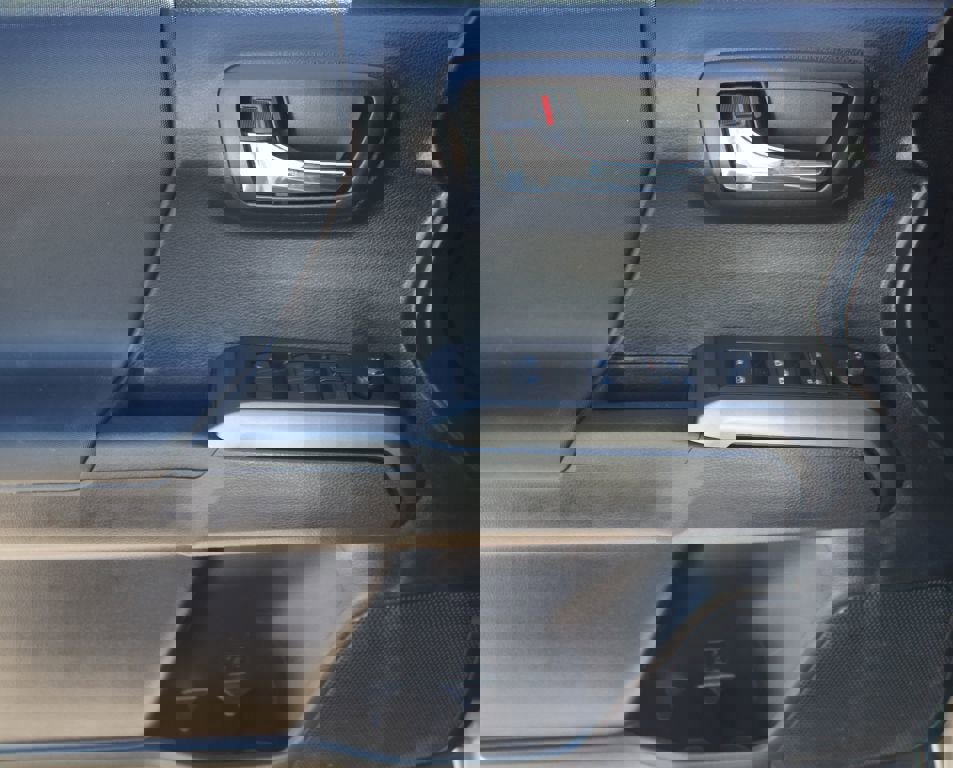 Used 2021 Toyota Tacoma TRD Sport w/ Technology Package image 28