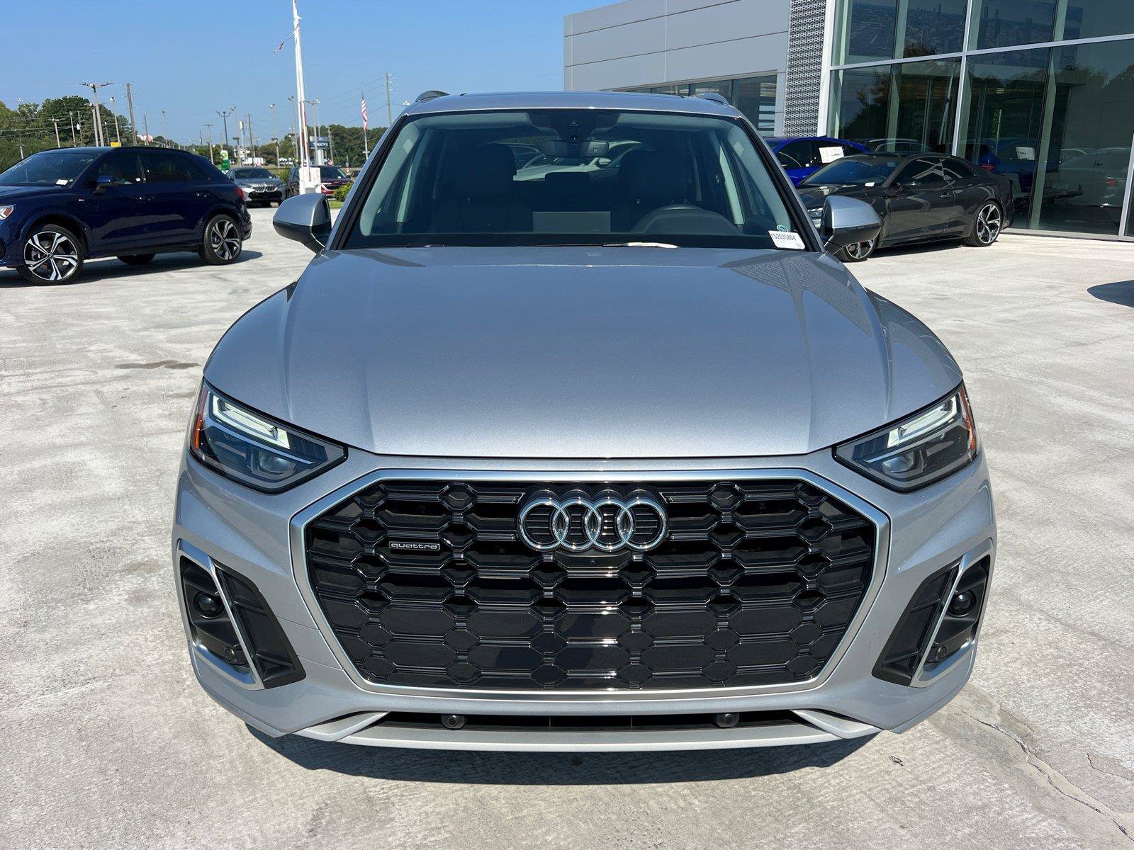Used 2025 Audi Q5 2.0T Premium Plus w/ Premium Plus Package AWD/4WD image 2