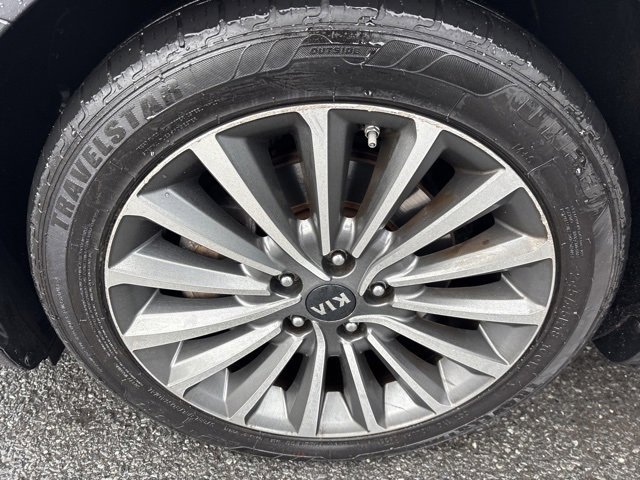 Used 2017 Kia Cadenza Premium w/ Luxury Package image 14