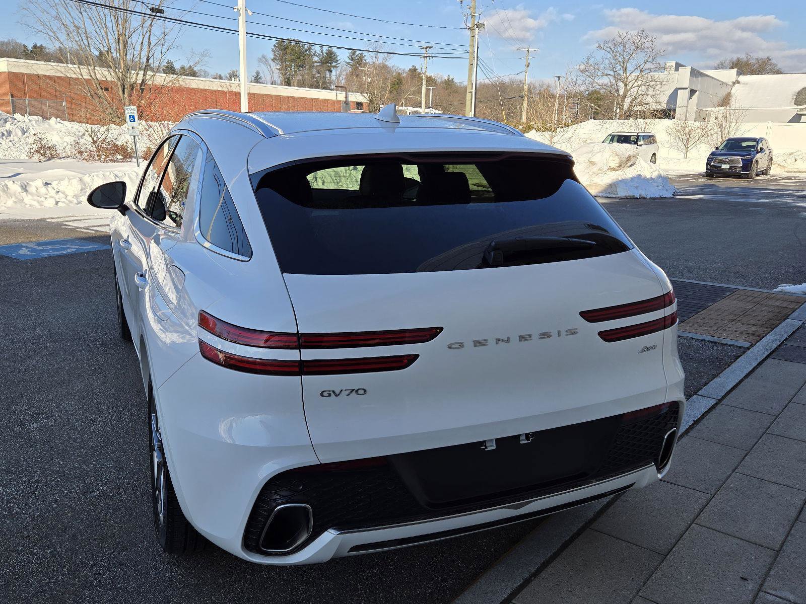 Used 2024 Genesis GV70 2.5T image 13