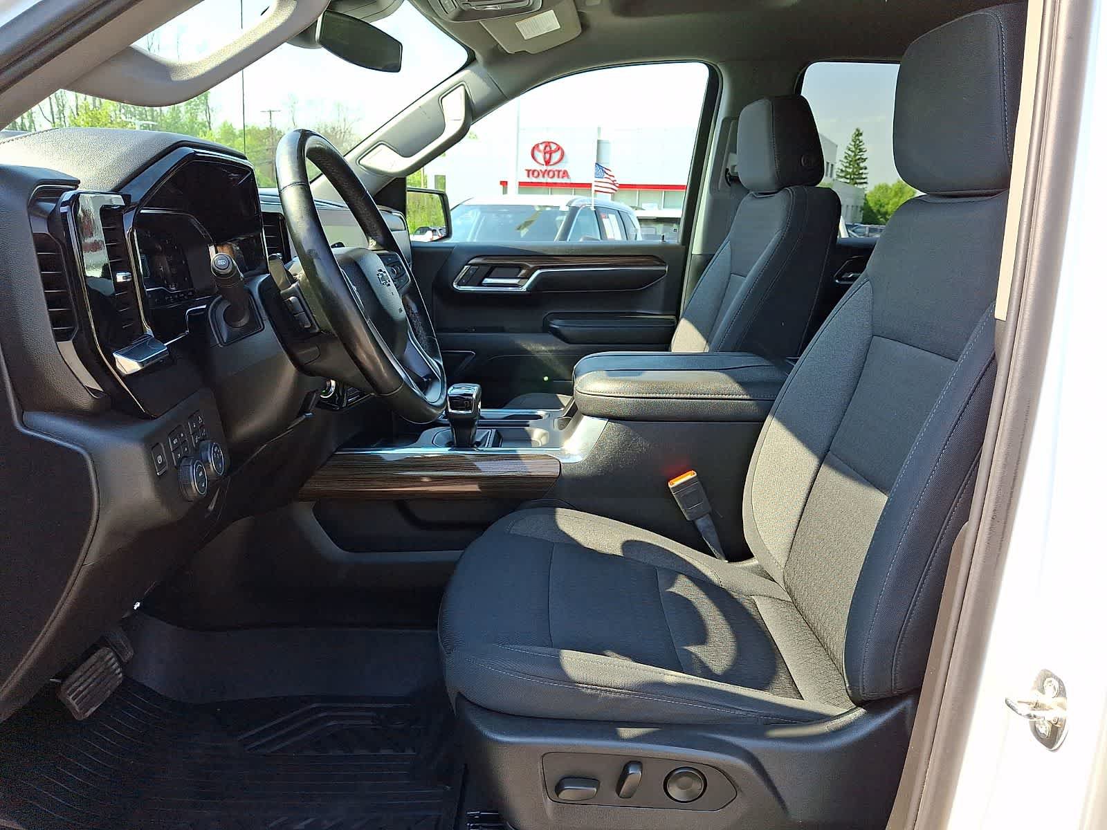 Used 2024 Chevrolet Silverado 1500 RST AWD/4WD image 14