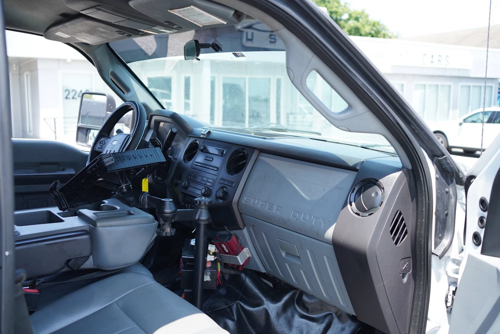 Used 2015 Ford F550 4x4 Crew Cab Super Duty image 2