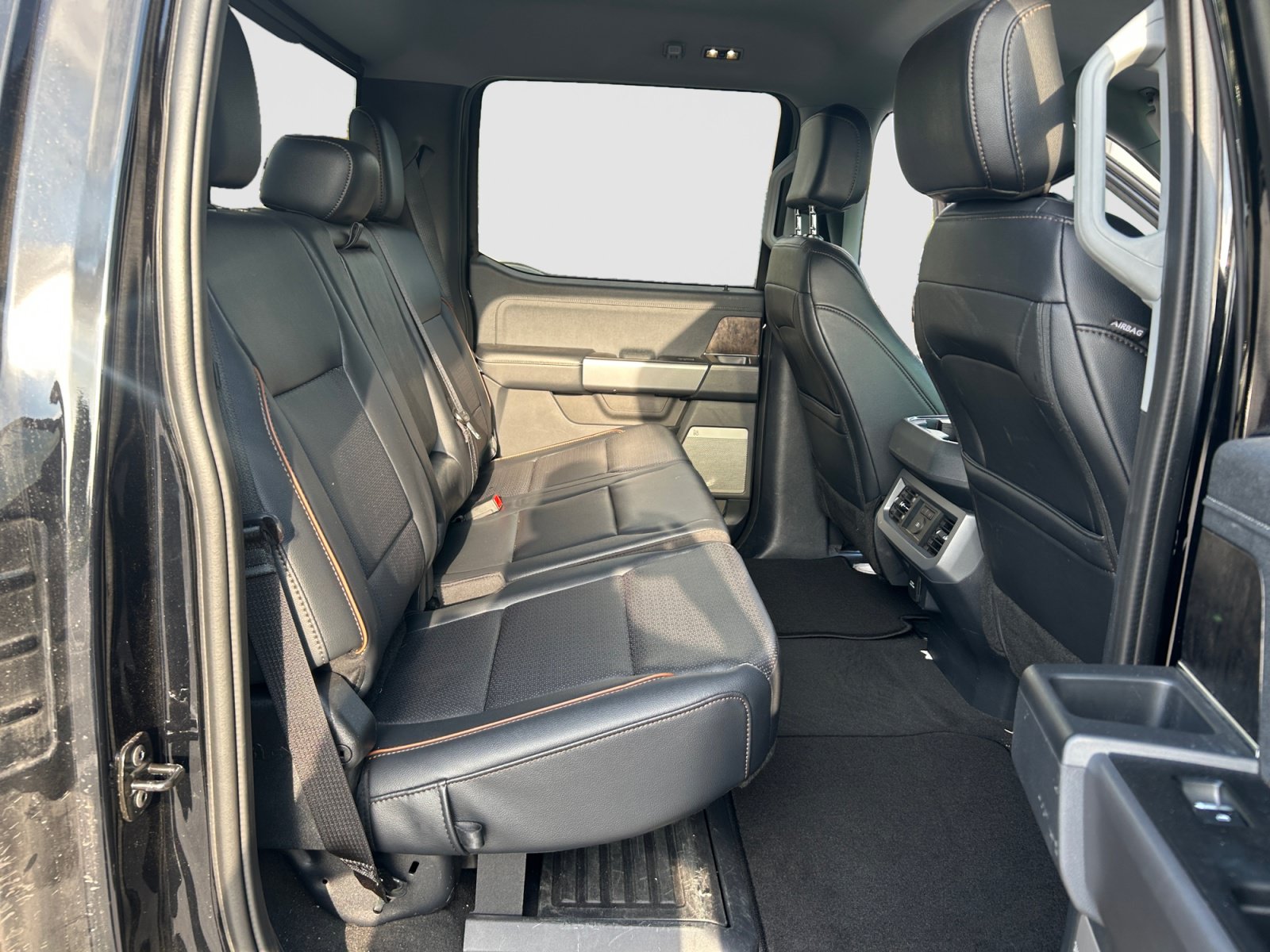 Used 2025 Ford F250 Lariat w/ FX4 Off-Road Package AWD/4WD image 19