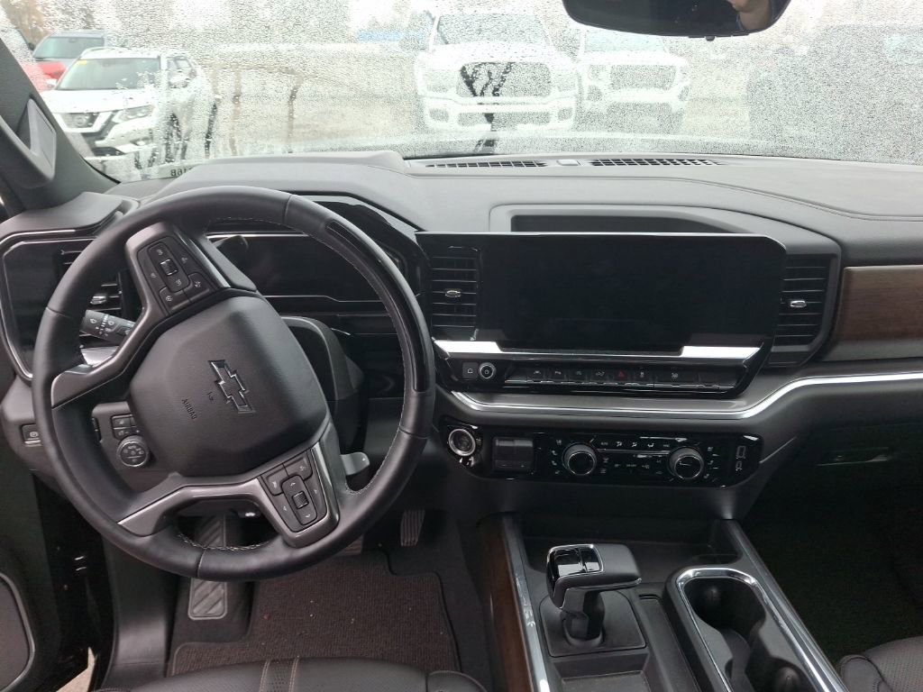 Used 2025 Chevrolet Silverado 1500 High Country w/ Midnight Edition image 16