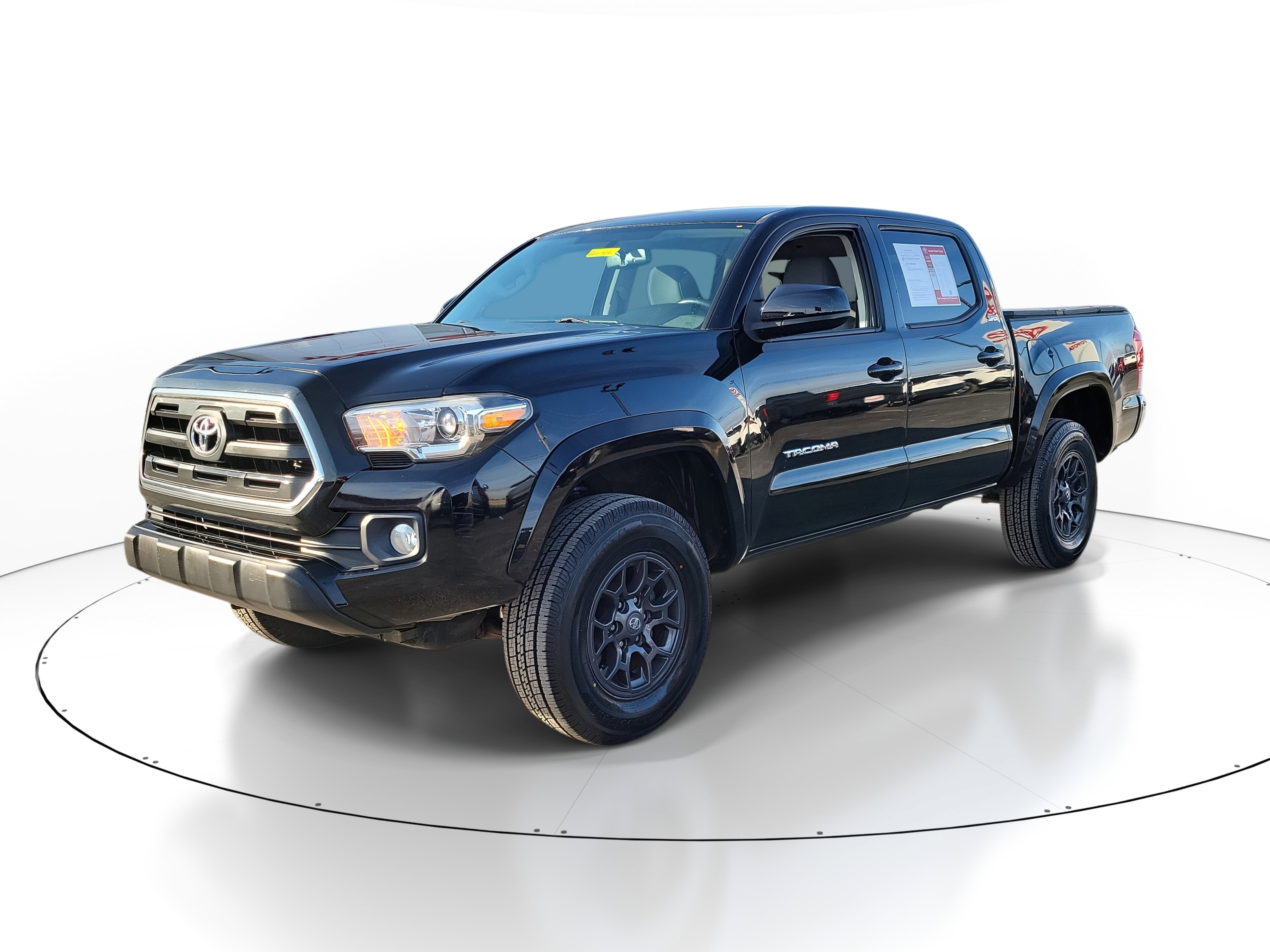 Used 2017 Toyota Tacoma SR5 image 2