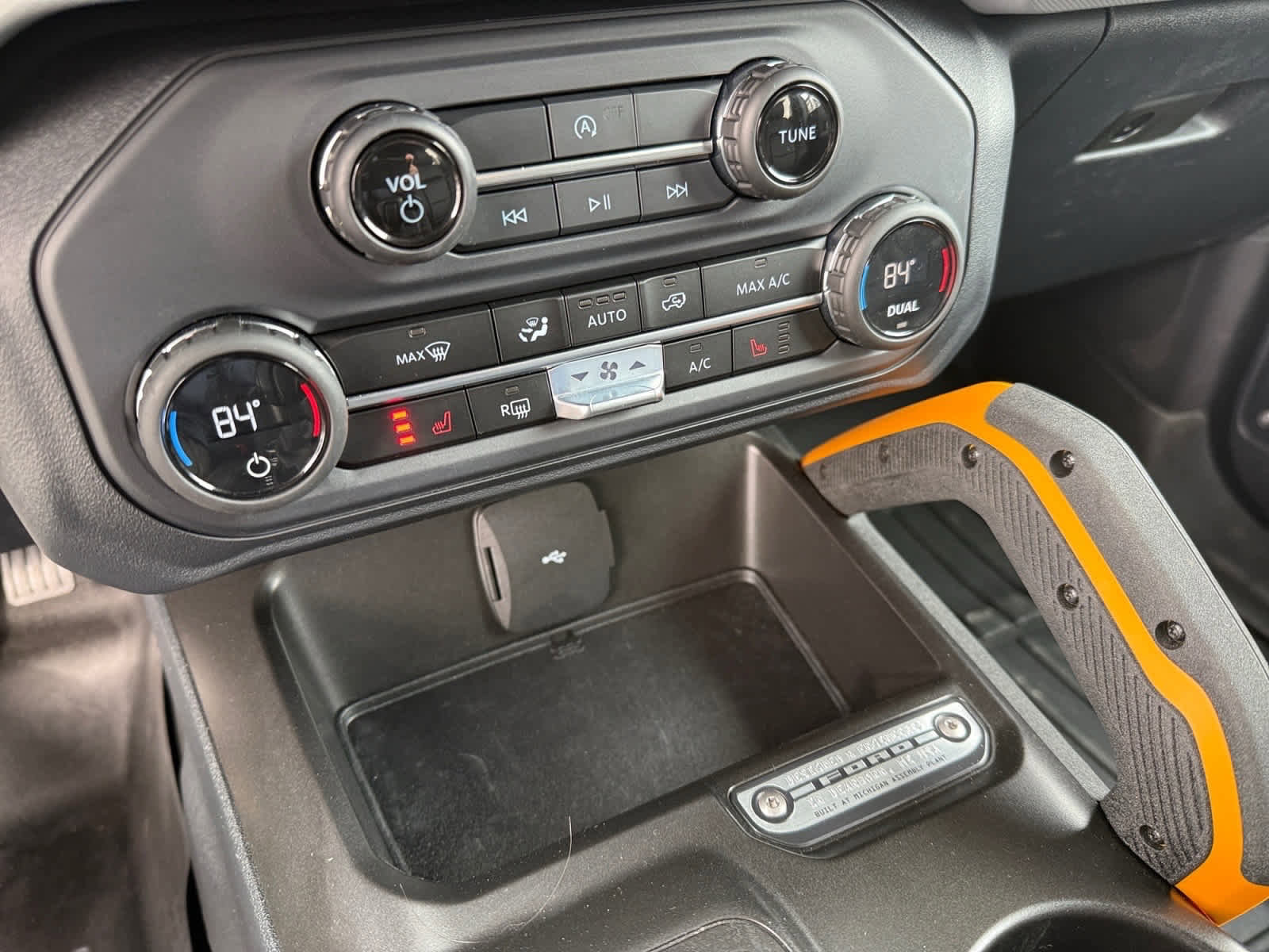 Used 2023 Ford Bronco Badlands image 19