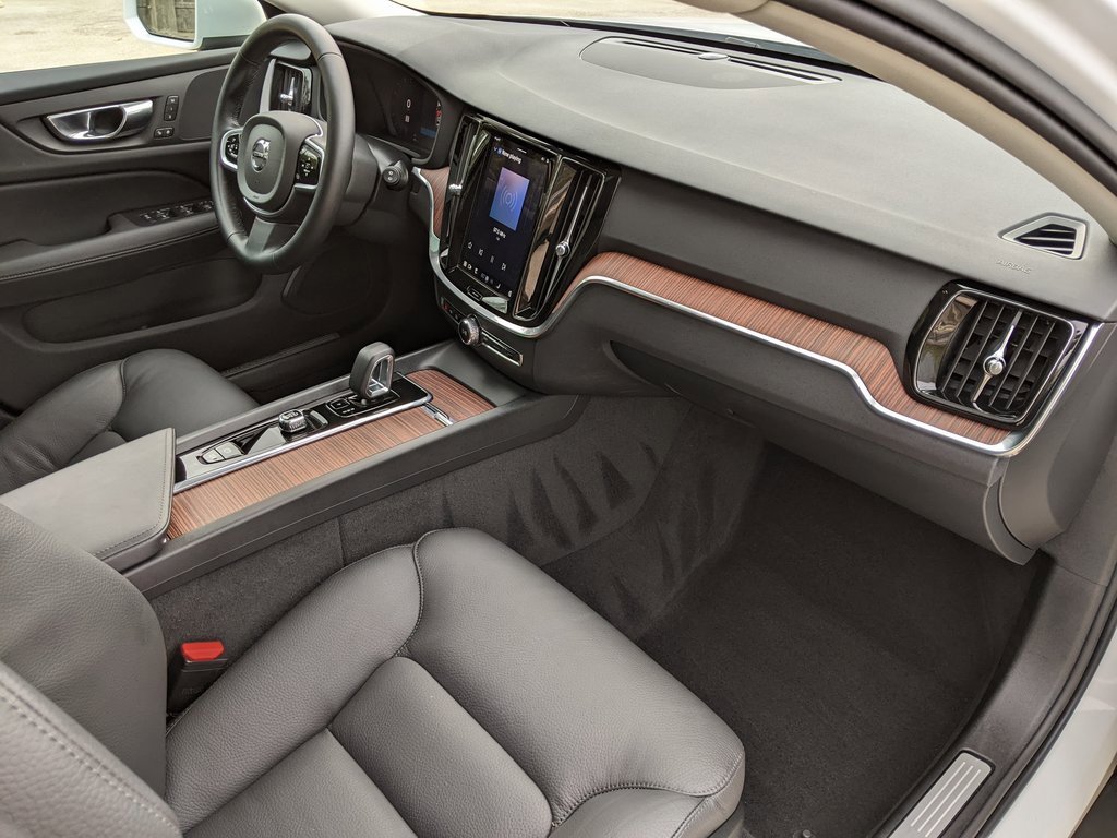 Certified 2025 Volvo V60 B5 Cross Country Plus image 21