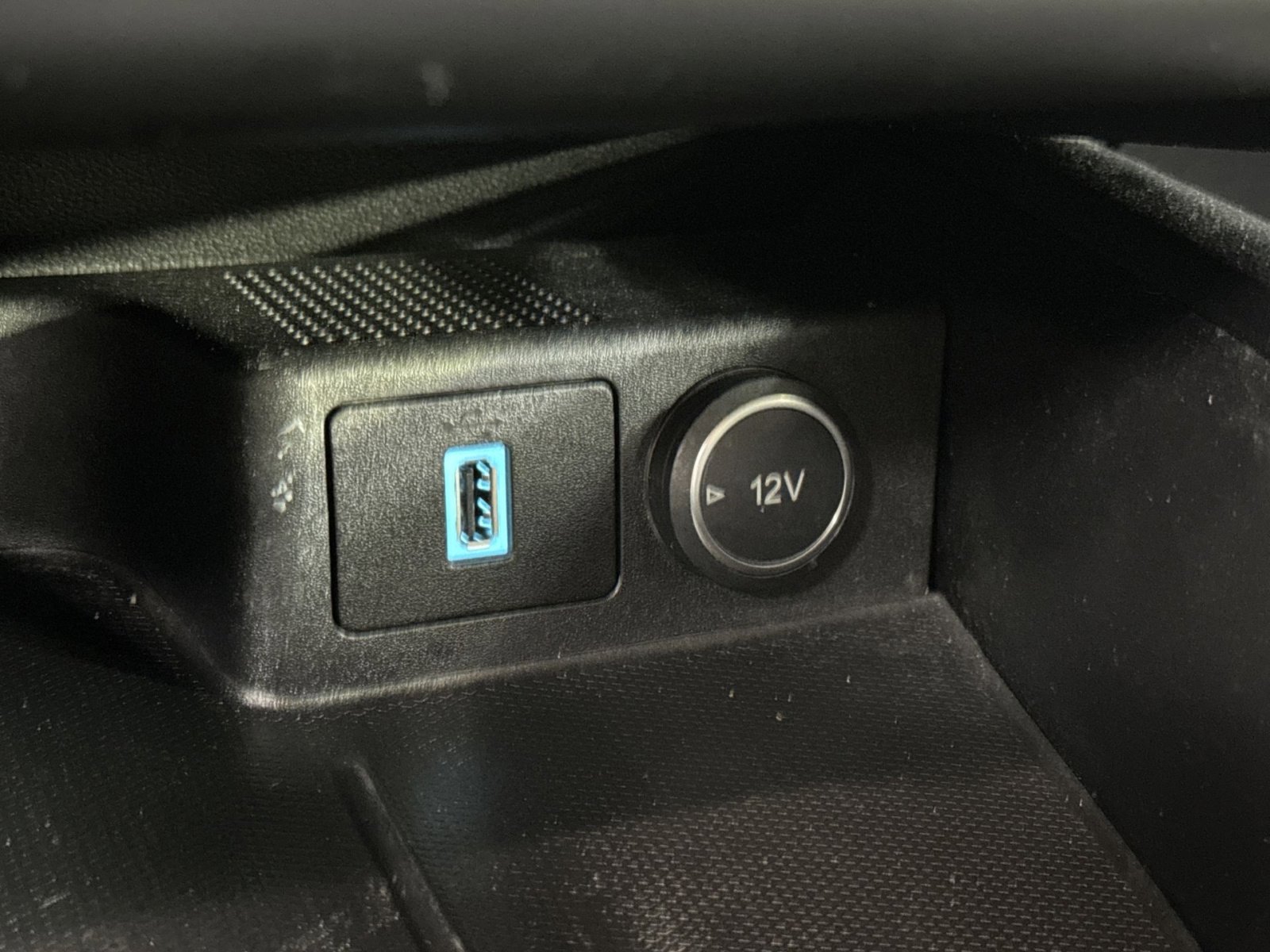 Used 2020 Ford Escape SE image 33