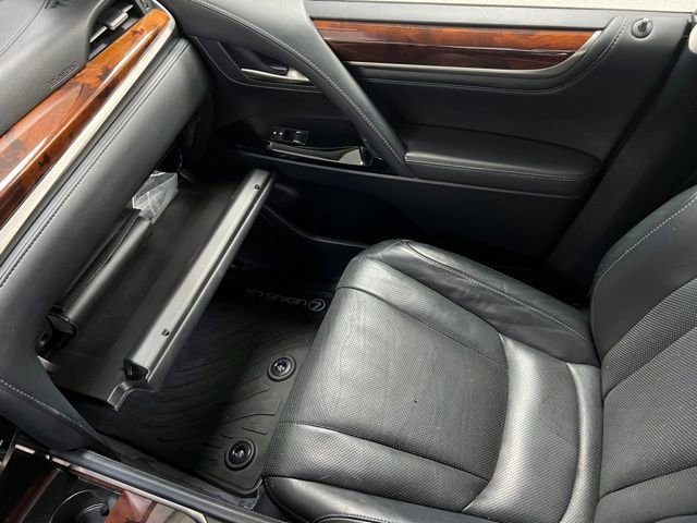 Used 2016 Lexus LX 570 4WD w/ Luxury Package image 39