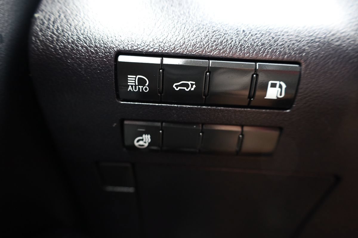 Used 2018 Lexus RX 450h AWD w/ Premium Package image 26
