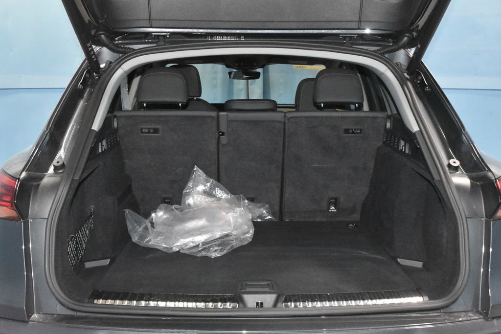 Certified 2025 Audi Q5 2.0T Premium w/ Convenience Package image 24