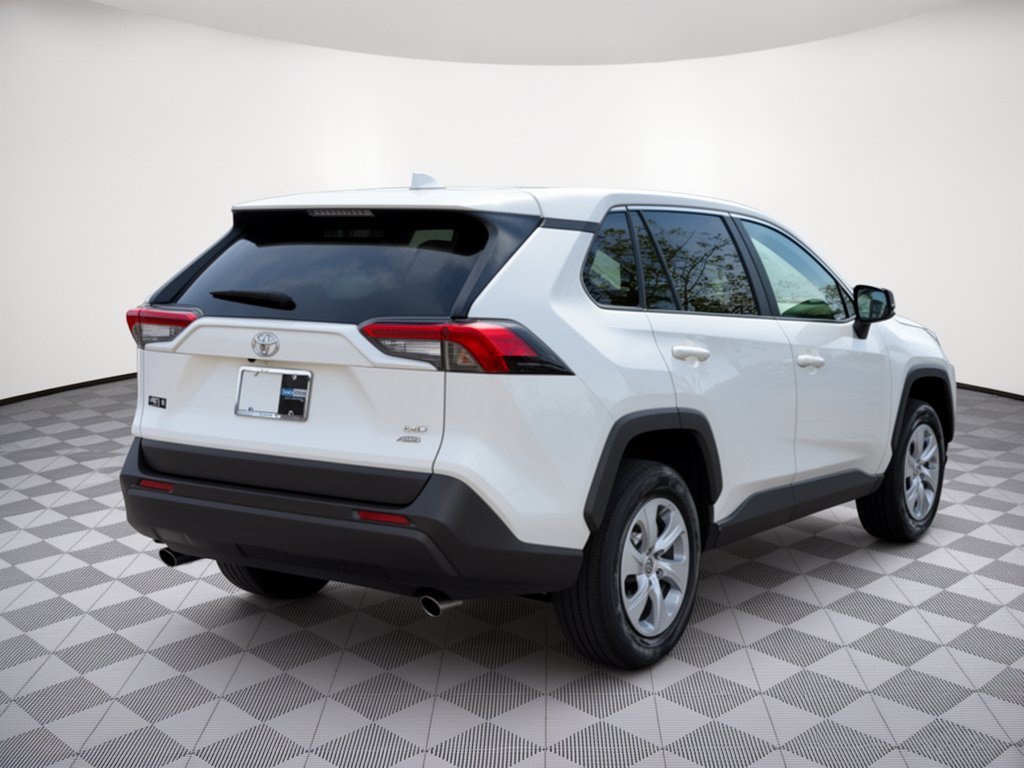 Used 2024 Toyota RAV4 LE AWD/4WD image 9