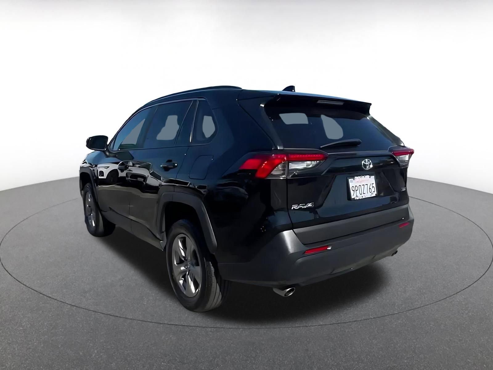 Used 2025 Toyota RAV4 XLE w/ Weather Package FWD image 10