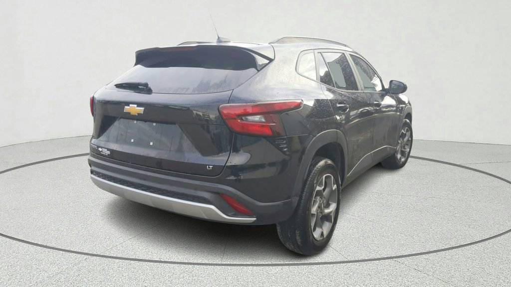 Used 2025 Chevrolet Trax LT w/ LT Convenience Package FWD image 6