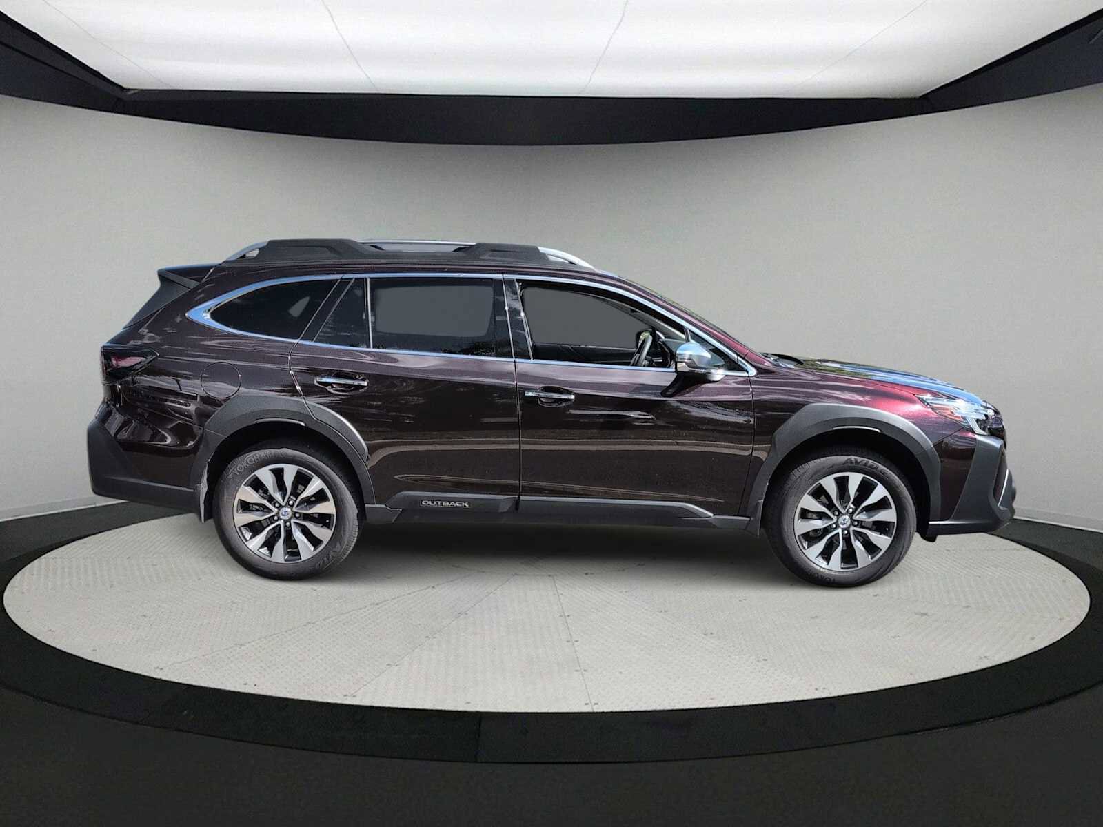 Used 2025 Subaru Outback Touring XT AWD/4WD image 9