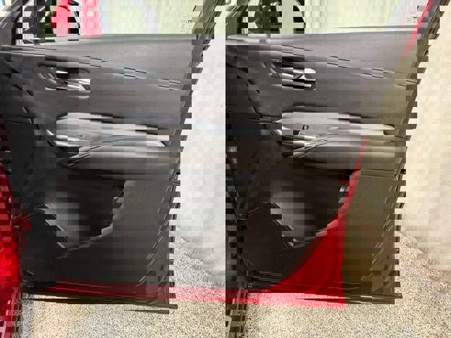 Used 2022 Cadillac XT4 Premium Luxury w/ Enhanced Visibility Package image 21