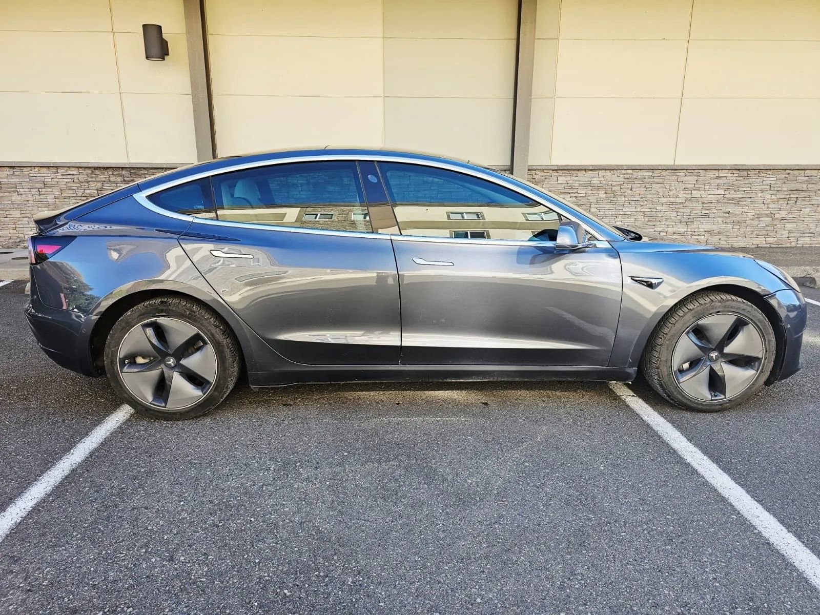 Used 2019 Tesla Model 3 Standard Range Plus RWD image 6
