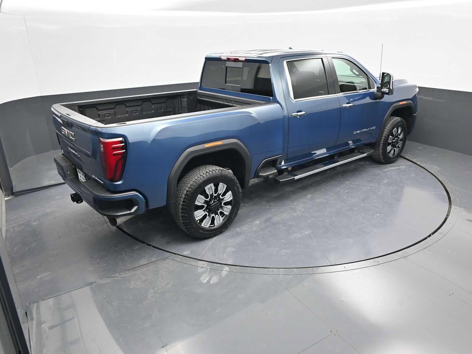 New 2026 GMC Sierra 2500 Denali w/ Denali Reserve Package AWD/4WD image 33