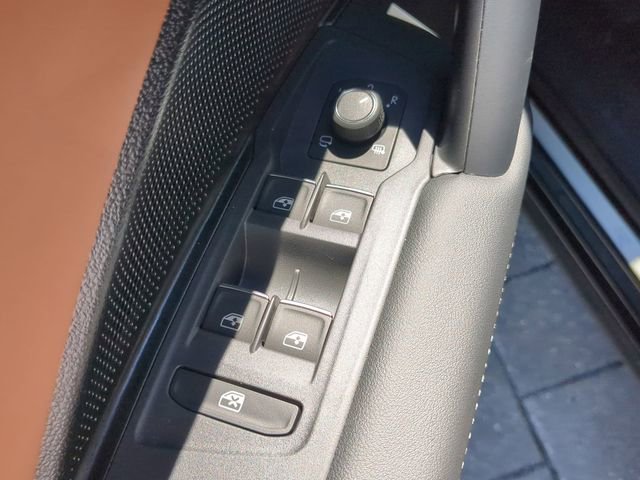 New 2026 Volkswagen Tiguan SEL R-Line image 18