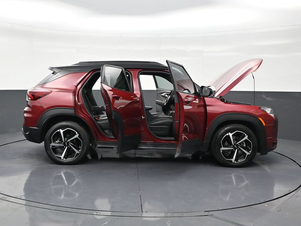 Used 2022 Chevrolet TrailBlazer RS w/ Technology Package FWD image 28