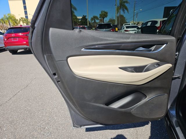 Used 2021 Buick Enclave Essence image 15