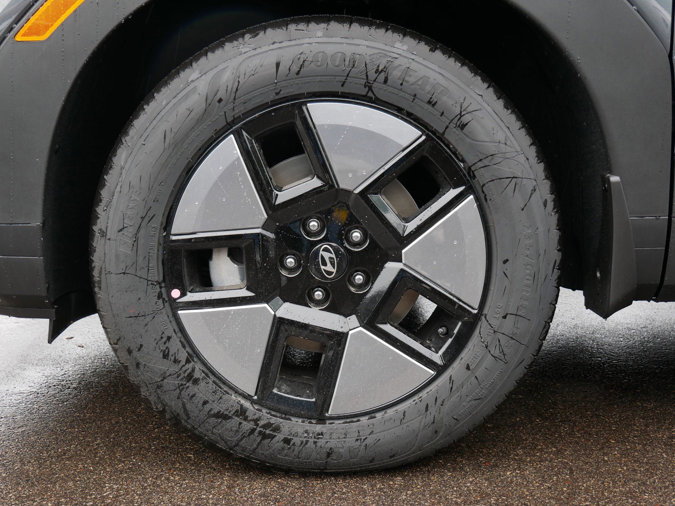 New 2026 Hyundai Santa Fe SE image 5