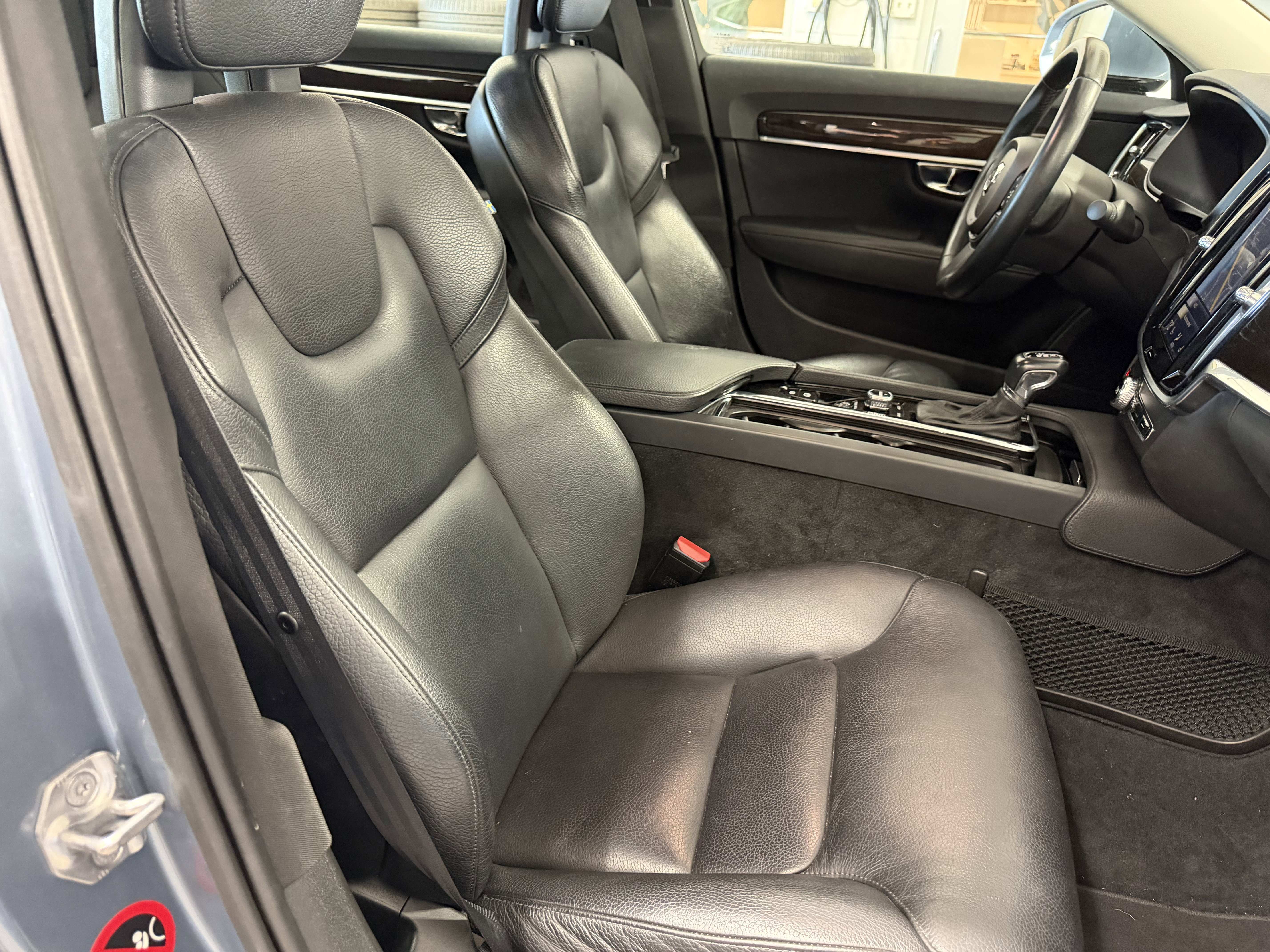Used 2017 Volvo S90 T5 Momentum w/ Convenience Package FWD image 22