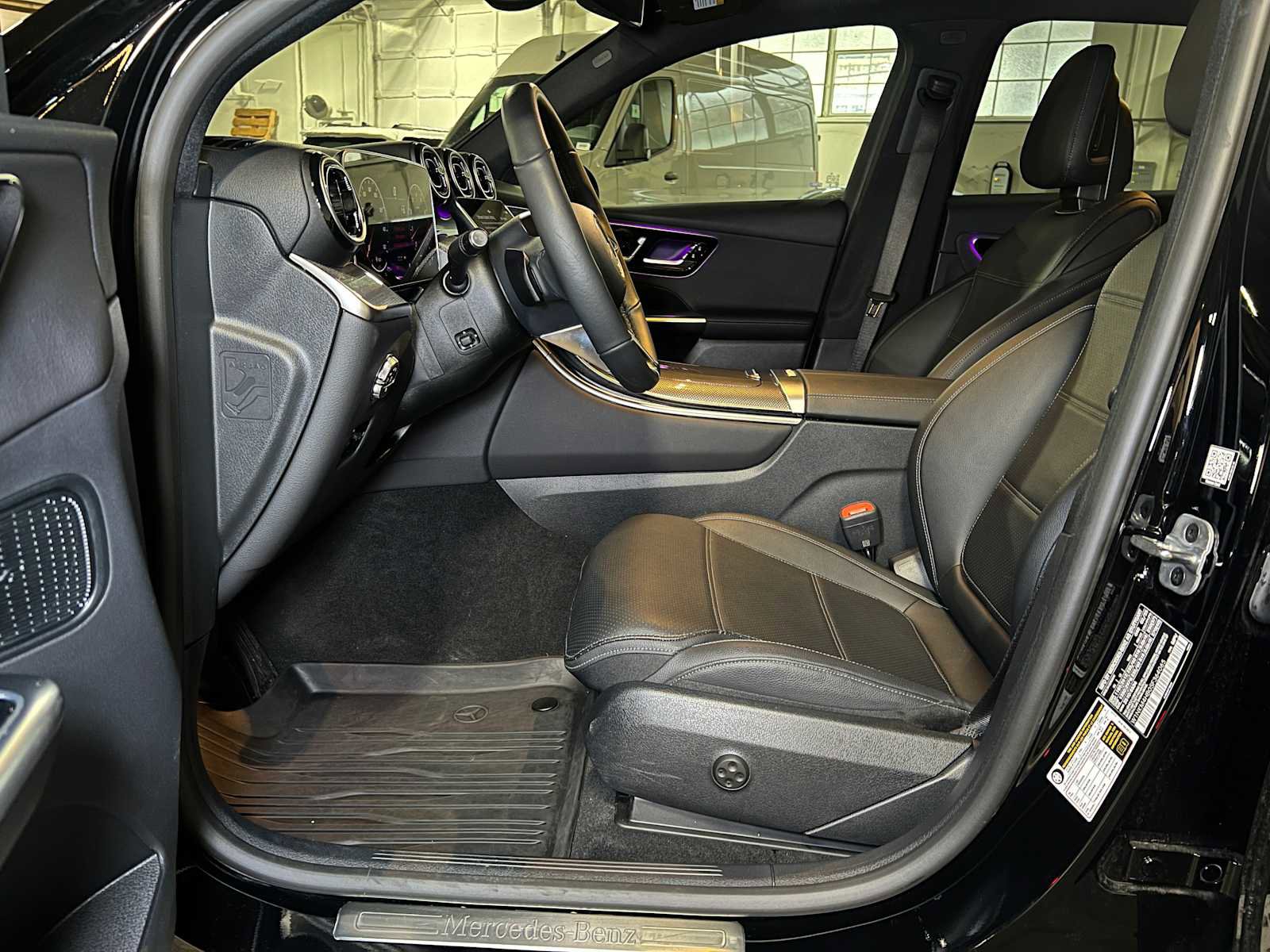 Certified 2025 Mercedes-Benz GLC 300 4MATIC image 25