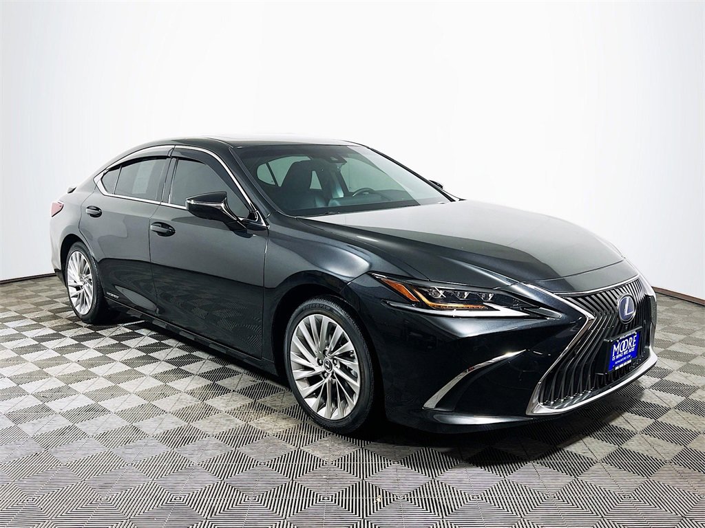 Used 2021 Lexus ES 300h w/ Accessory Package