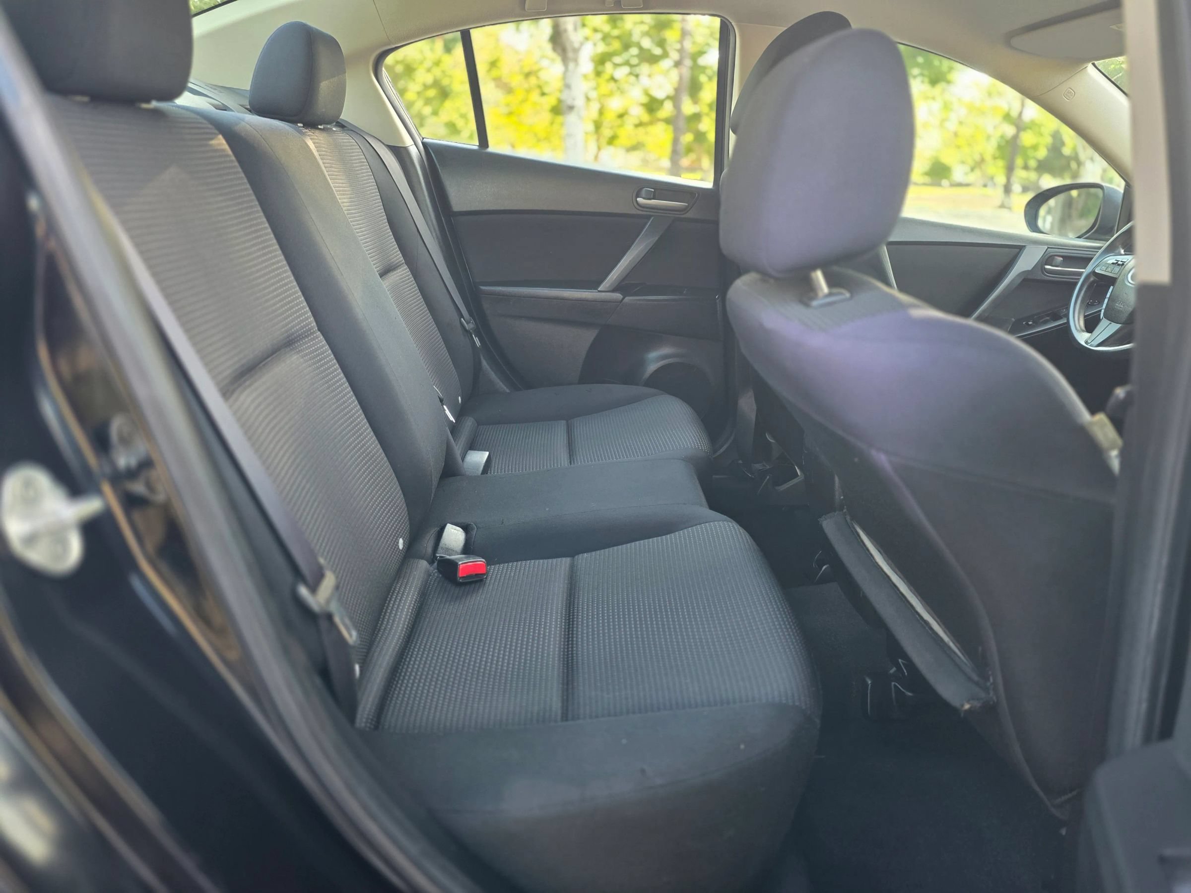 Used 2013 MAZDA MAZDA3 i Sport FWD image 13