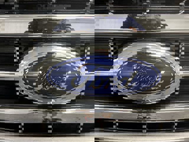 Used 2023 Ford F150 Lariat w/ Trailer Tow Package image 31