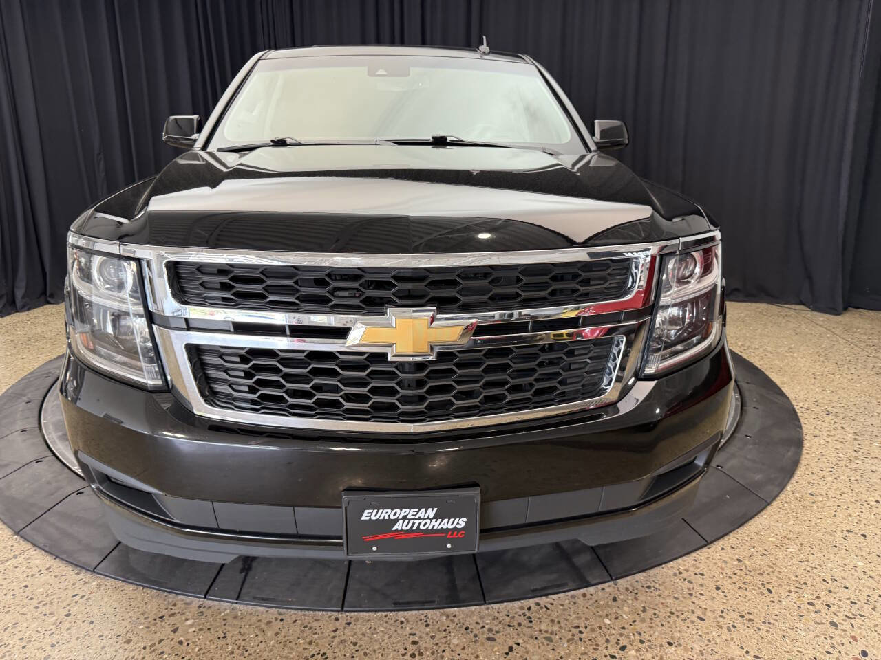 Used 2019 Chevrolet Suburban LT AWD/4WD image 10