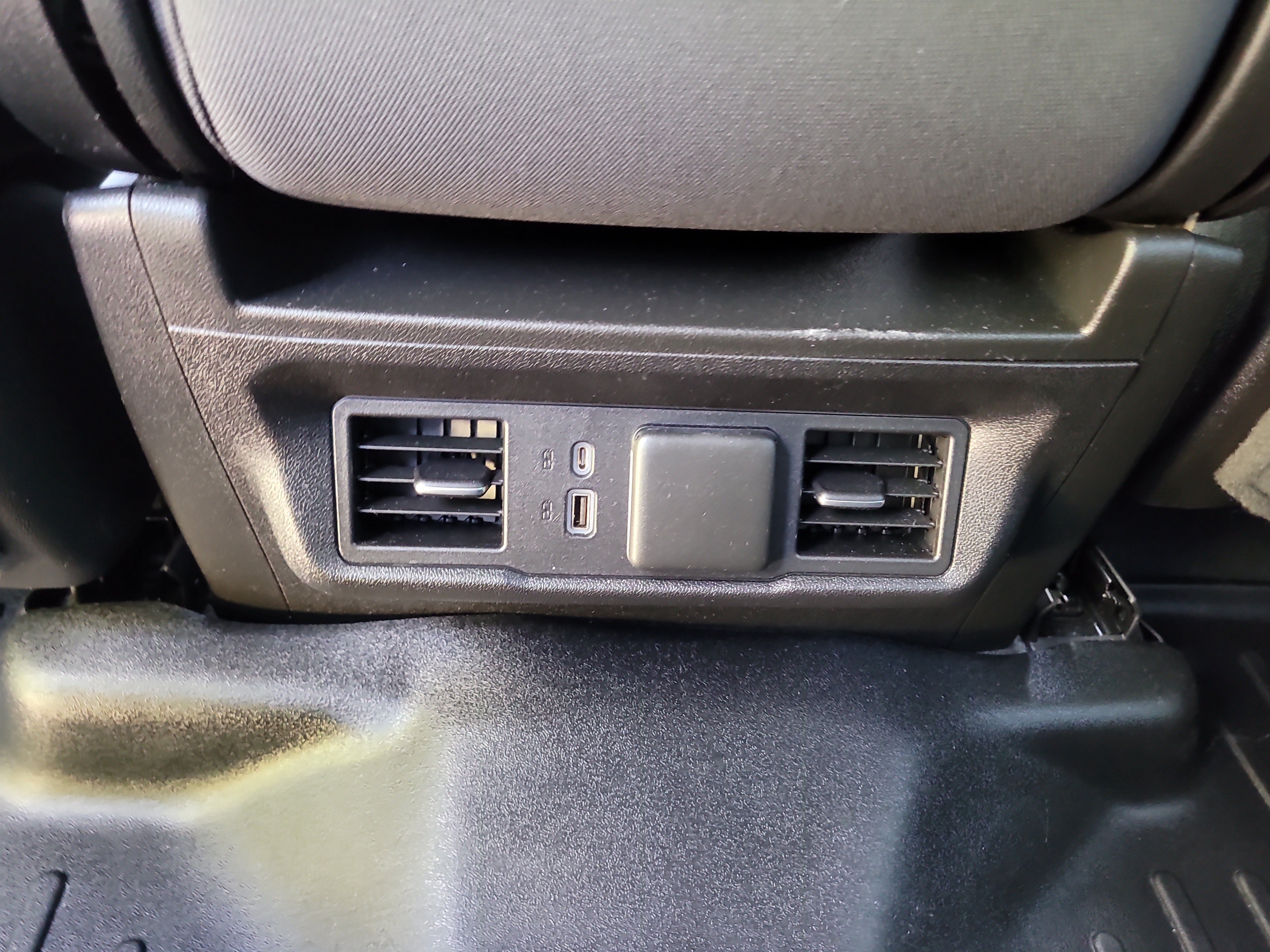 Used 2023 Chevrolet Silverado 1500 LT AWD/4WD image 14