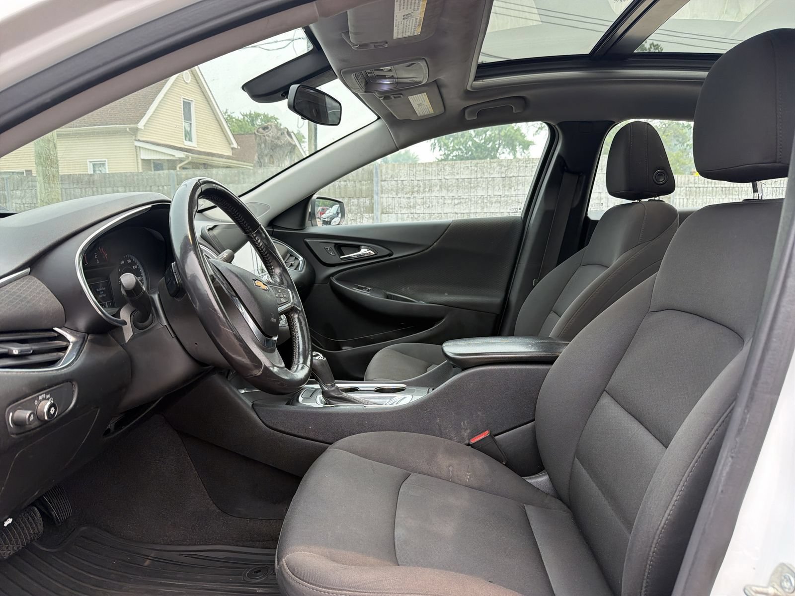 Used 2020 Chevrolet Malibu LT FWD image 11
