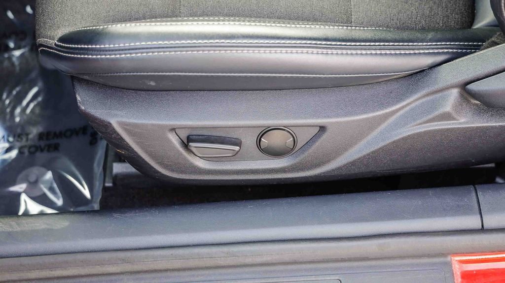 Used 2024 Ford Mustang Convertible RWD image 25