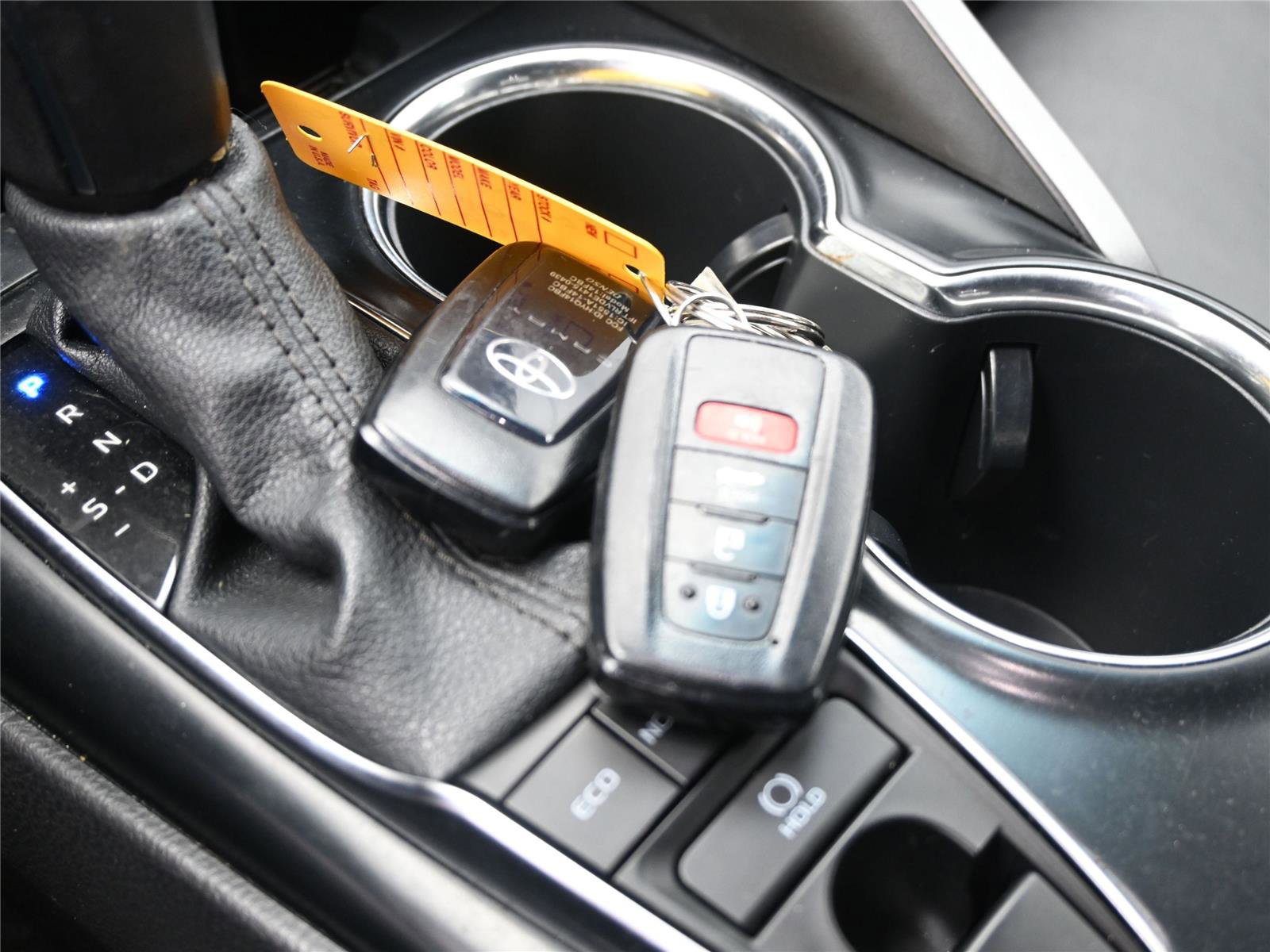 Used 2020 Toyota Camry XLE image 5