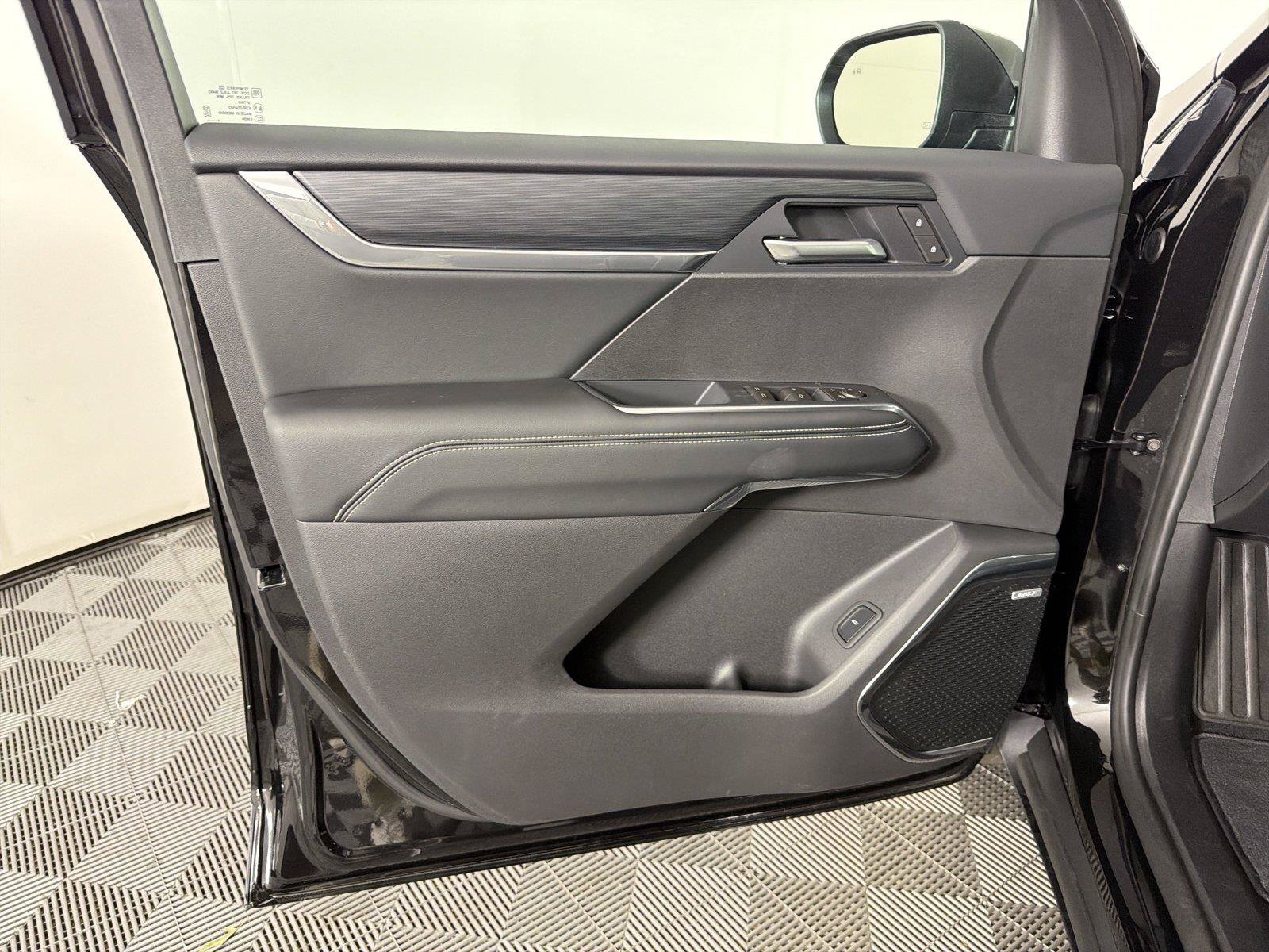 New 2027 GMC Acadia Elevation w/ Black Edition FWD image 8