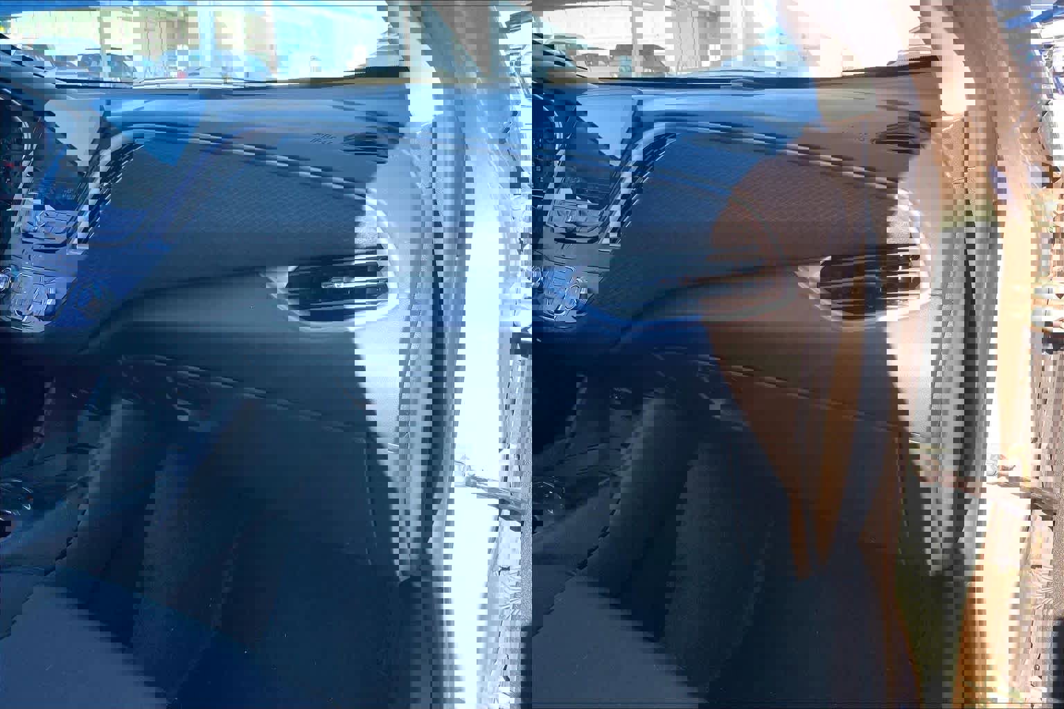 Certified 2025 Chevrolet Malibu LS image 19