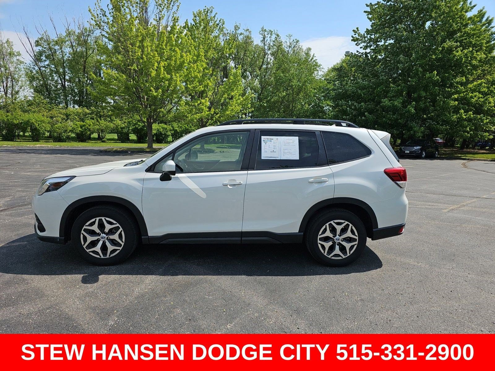 Used 2022 Subaru Forester Premium AWD/4WD image 1