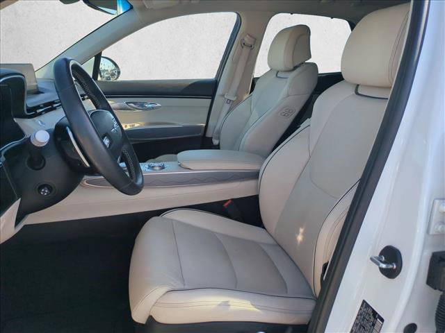 Used 2023 Genesis GV70 2.5T w/ Advanced Package AWD/4WD image 17