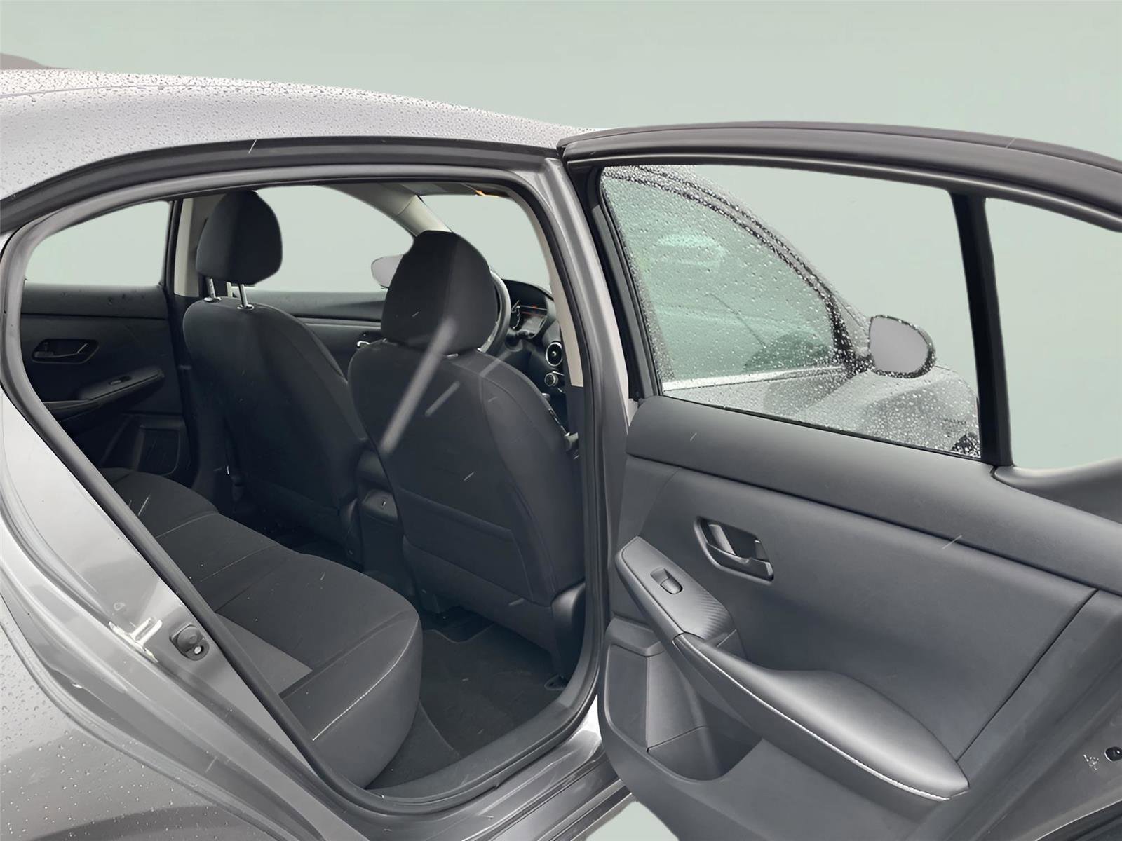 Used 2025 Nissan Sentra SV image 19