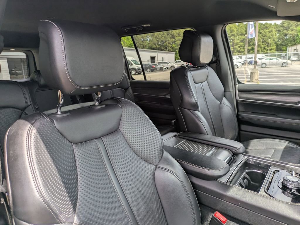 Used 2024 Jeep Wagoneer Series II w/ Flexible Seating Group image 37