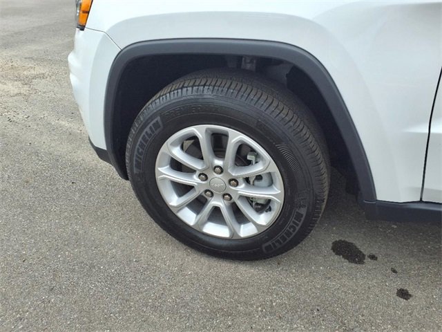 Used 2022 Jeep Grand Cherokee Laredo E image 4