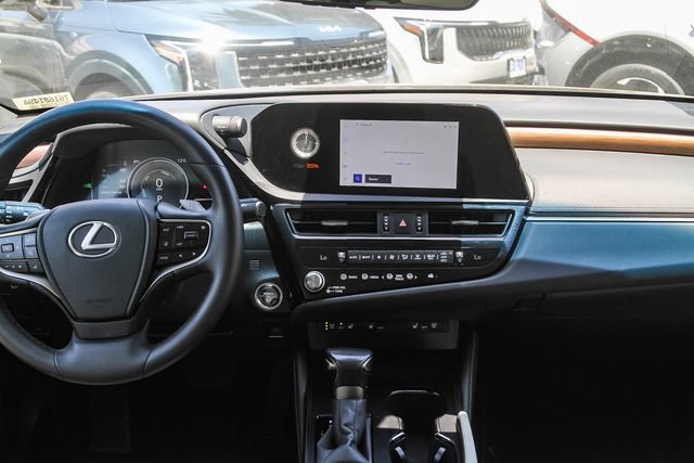 Used 2025 Lexus ES 300h w/ Premium Package FWD image 14