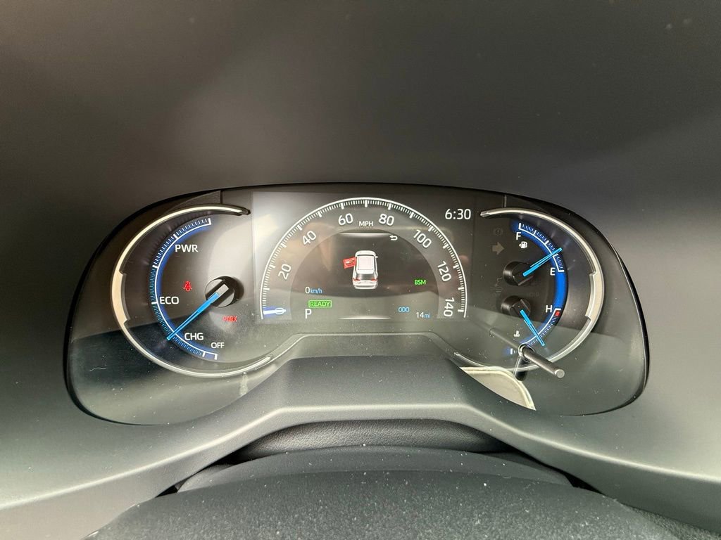 Used 2025 Toyota RAV4 XLE image 16