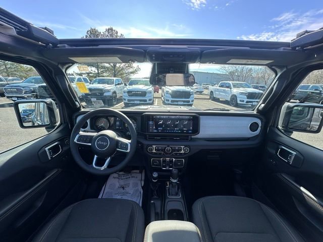 Used 2025 Jeep Wrangler Unlimited Sahara w/ Safety Group image 2