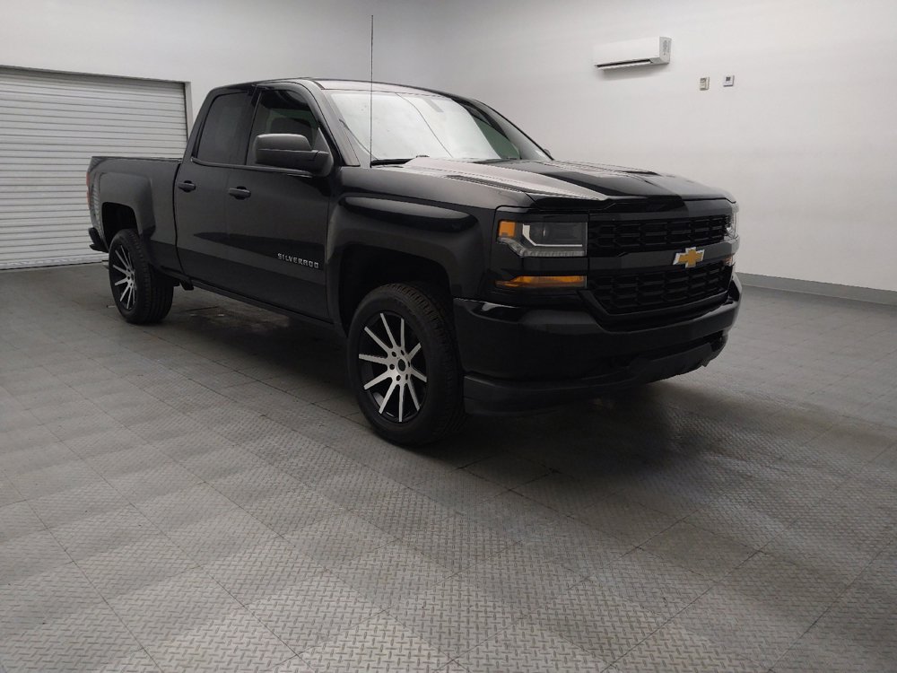 Used 2017 Chevrolet Silverado 1500 Custom w/ Custom Convenience Package RWD image 13