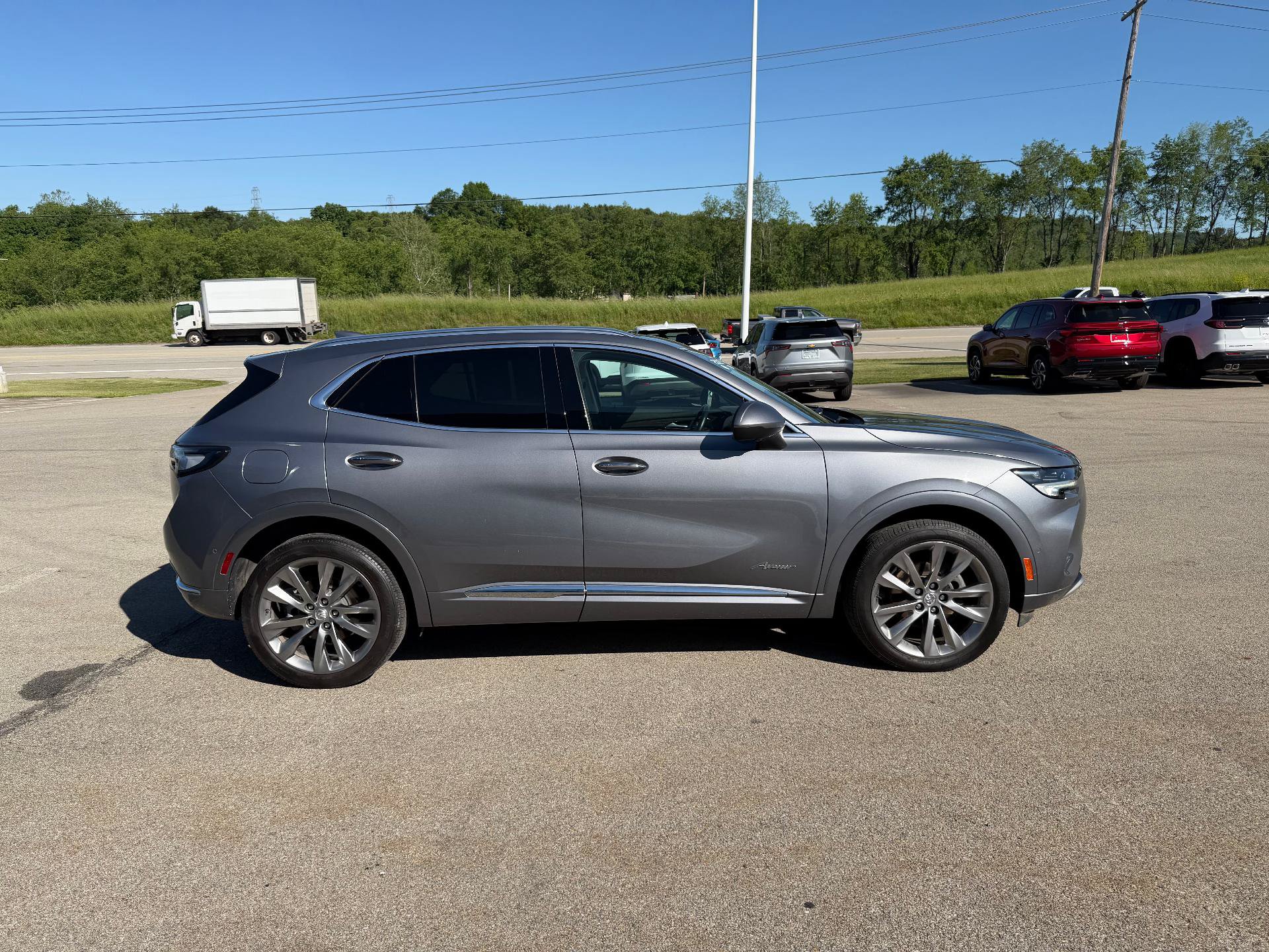 Certified 2022 Buick Envision Avenir w/ Technology Package II AWD/4WD image 7