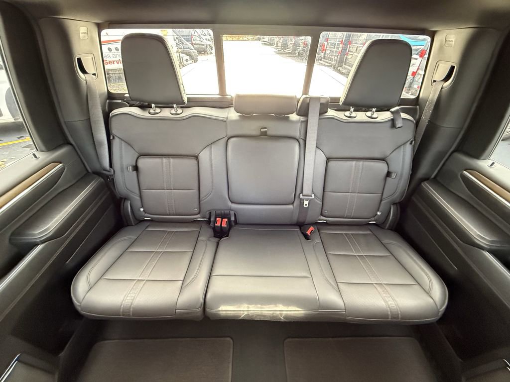 Used 2024 Chevrolet Silverado 3500 High Country w/ Technology Package image 30